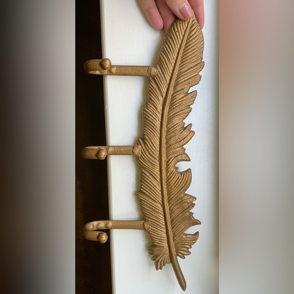 NWOT- Gold Feather Wall Hook - Picture 2 of 4